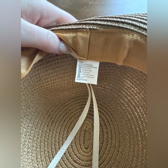 NWT Paper Straw Wide Brim Hat Sun Hat Tan Black Bow UPF 30+ Beach Pool Cruise - Picture 6 of 7